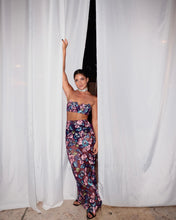 Load image into Gallery viewer, Embroidered Midi Skirt